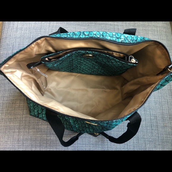 Coach purse with removable inner pouch/clutch - Picture 4 of 14